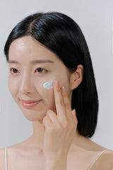 [Skin1004] Madagascar Centella Hyalu-Cica Water-Fit Sun Serum - 3 Size