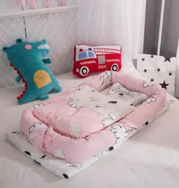 Foldable Portable Crib with Bionic Infant Mattress
